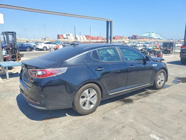2016 KIA OPTIMA GL - Middle-low