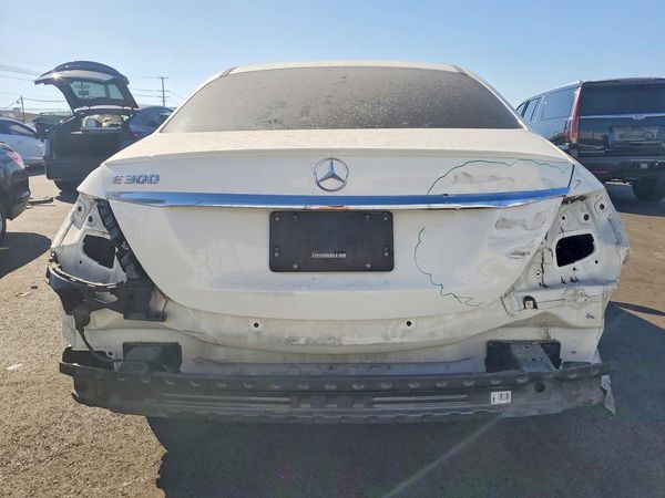 2018 MERCEDES-BENZ E E300