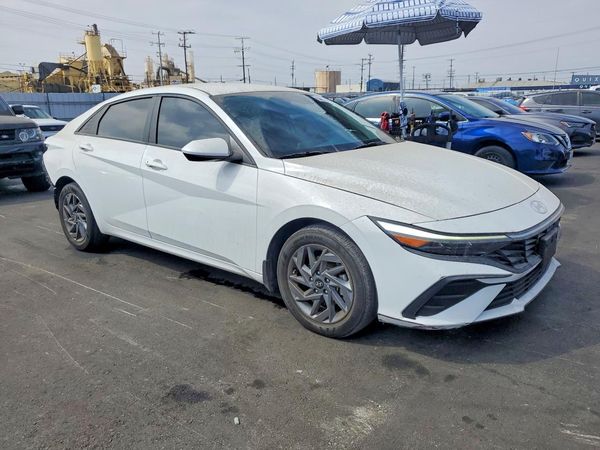 2024 HYUNDAI ELANTRA Blue