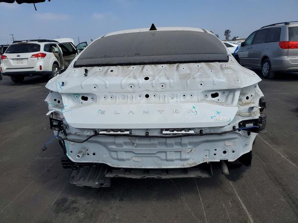 2024 HYUNDAI ELANTRA Blue