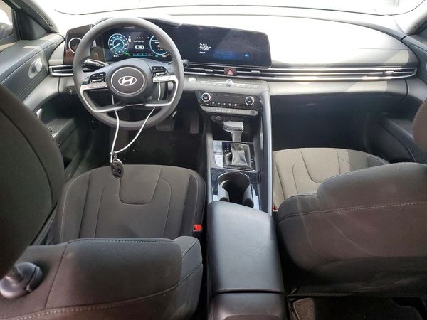 2024 HYUNDAI ELANTRA Blue