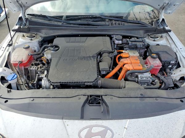 2024 HYUNDAI ELANTRA Blue