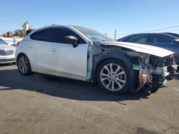 2015 MAZDA 3
