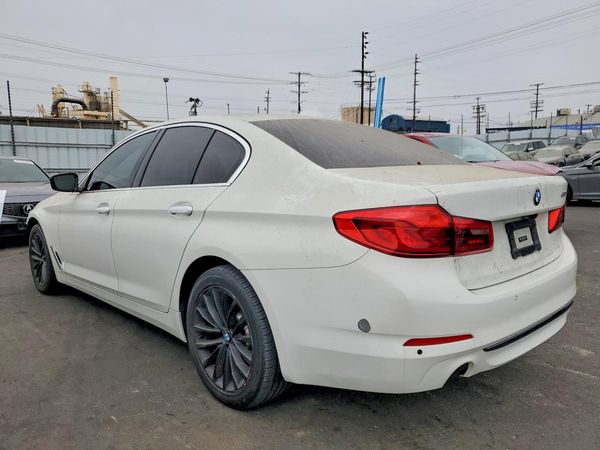 2021 BMW 530