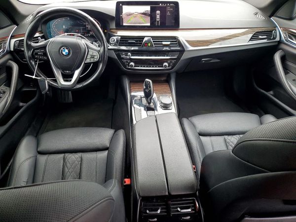 2021 BMW 530