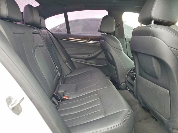 2021 BMW 530