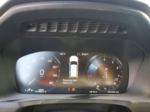 2020 VOLVO XC90 Momentum