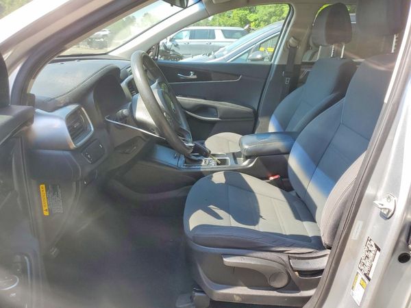 2016 KIA SORENTO L / LX