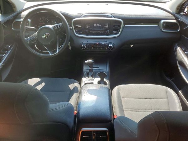 2016 KIA SORENTO L / LX
