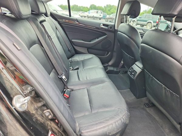 2015 KIA CADENZA