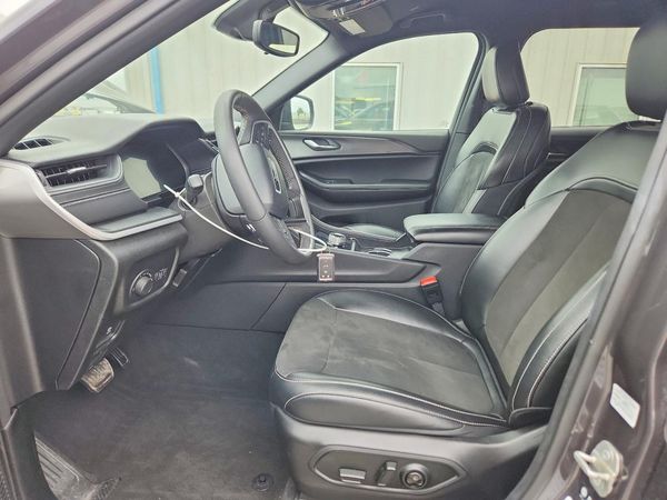 2024 JEEP GRAND CHEROKEE L LAREDO 4X4
