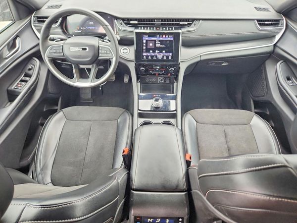 2024 JEEP GRAND CHEROKEE L LAREDO 4X4