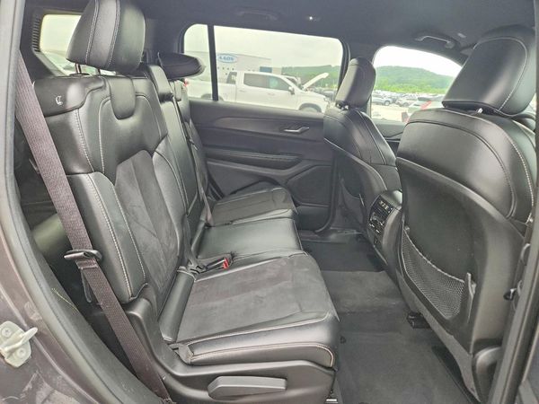 2024 JEEP GRAND CHEROKEE L LAREDO 4X4