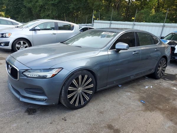 2018 VOLVO S90 Momentum