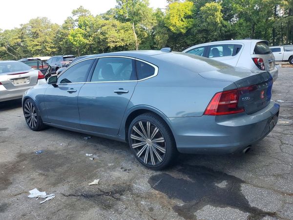 2018 VOLVO S90 Momentum