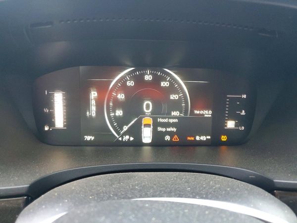 2018 VOLVO S90 Momentum