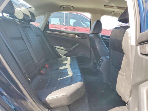 2018 VOLKSWAGEN PASSAT SE, SE w/ Technology