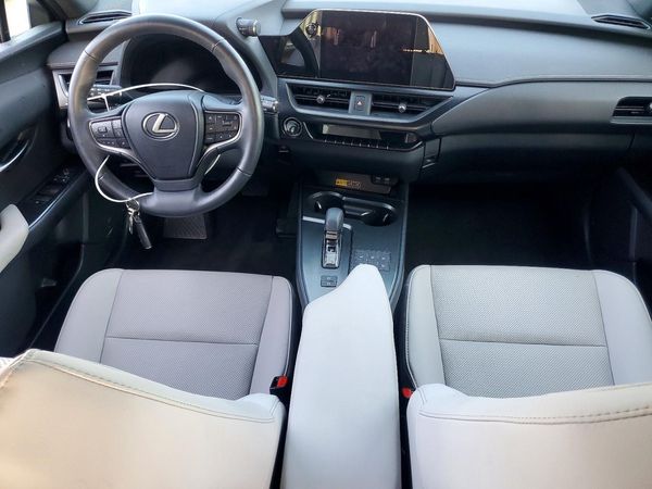 2025 LEXUS UX 300H