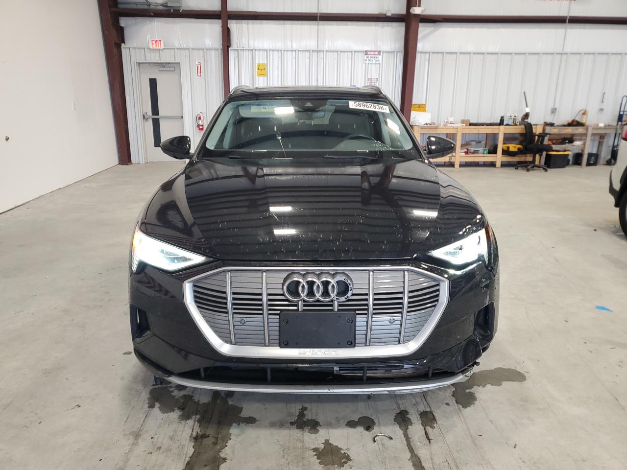 2021 AUDI E-TRON quattro Premium