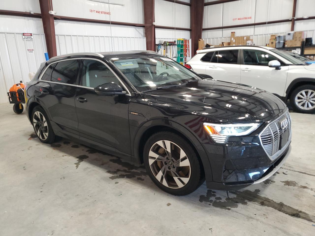 2021 AUDI E-TRON quattro Premium