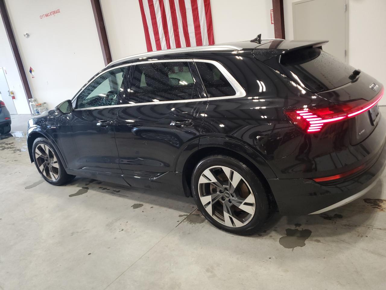 2021 AUDI E-TRON quattro Premium
