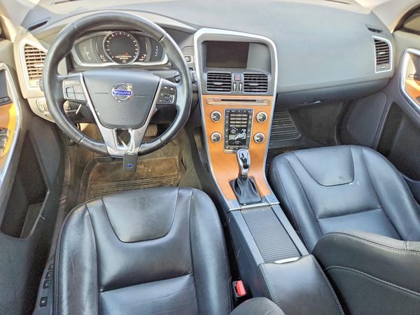 2017 VOLVO XC60