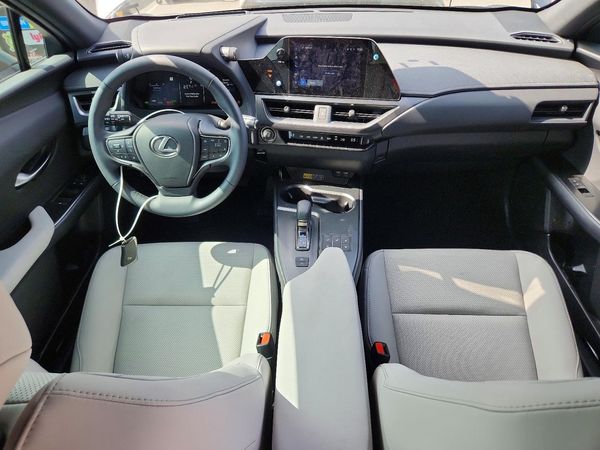 2026 LEXUS UX 300H