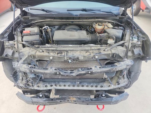 2022 CHEVROLET SUBURBAN Z71 — Engine bay