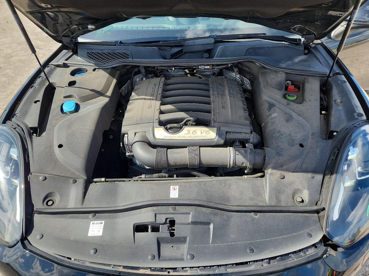 2018 PORSCHE CAYENNE Base / Platinum Edition