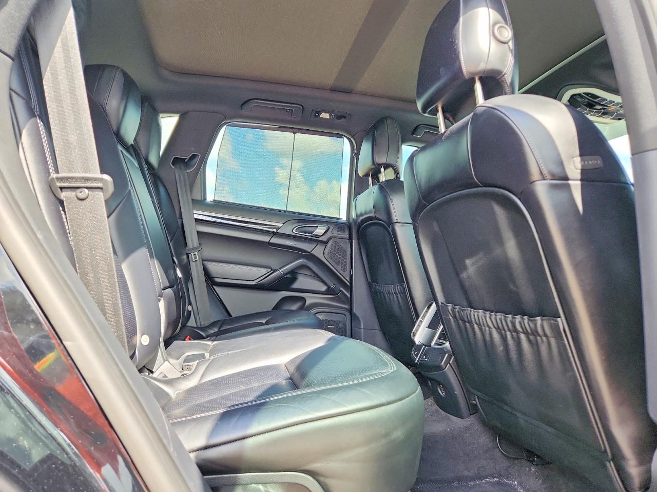 2018 PORSCHE CAYENNE Base / Platinum Edition
