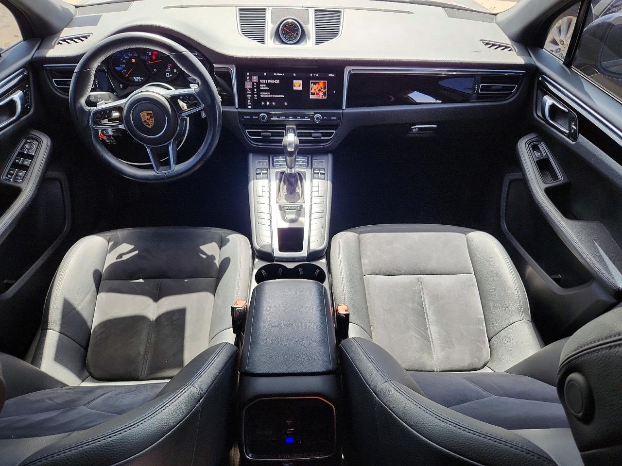 2019 PORSCHE MACAN