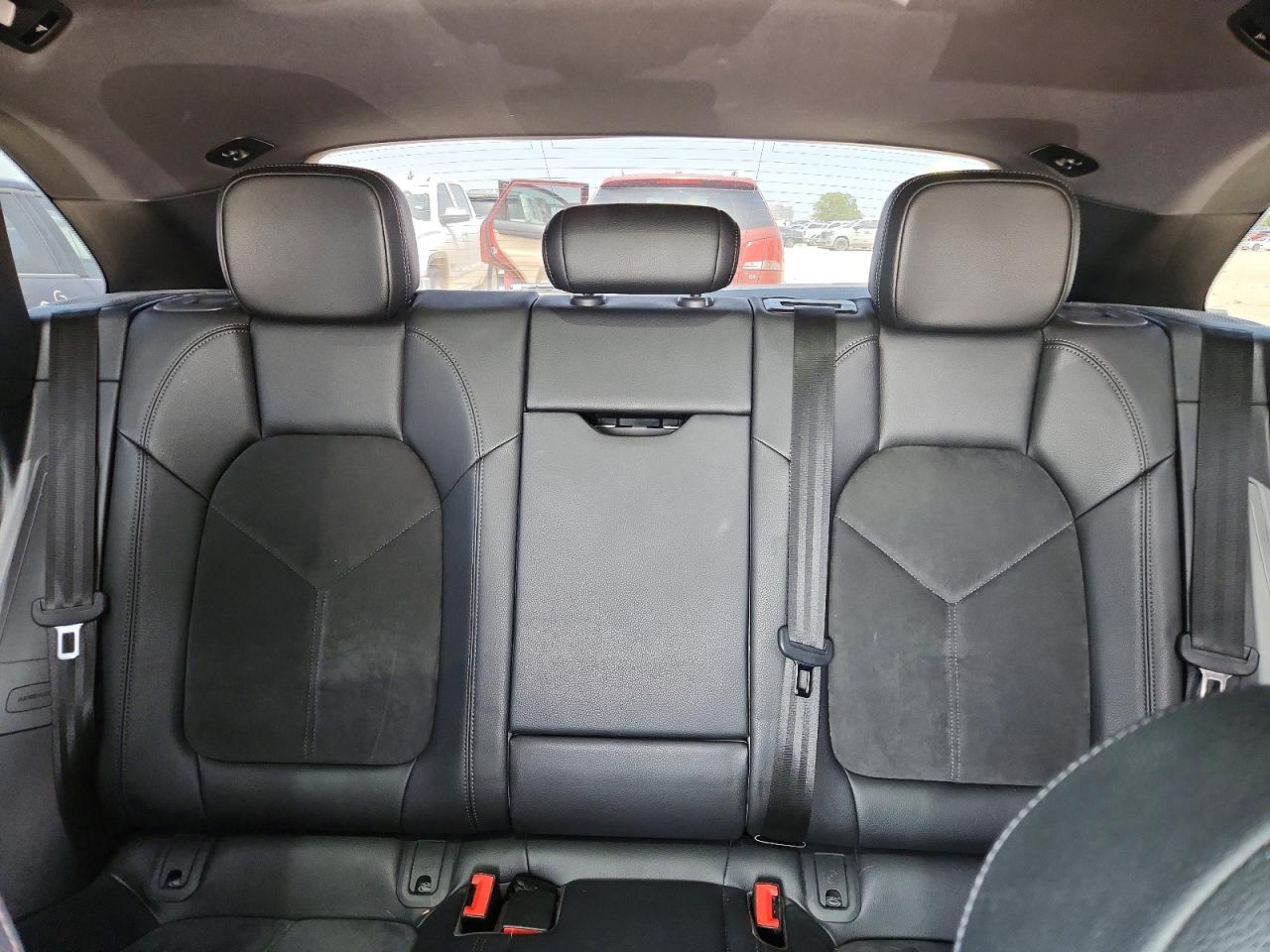 2019 PORSCHE MACAN