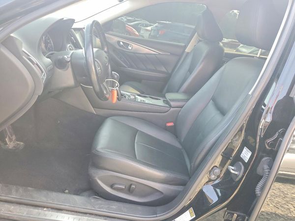 2015 INFINITI Q50