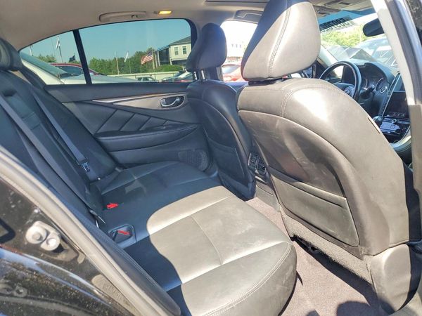 2015 INFINITI Q50