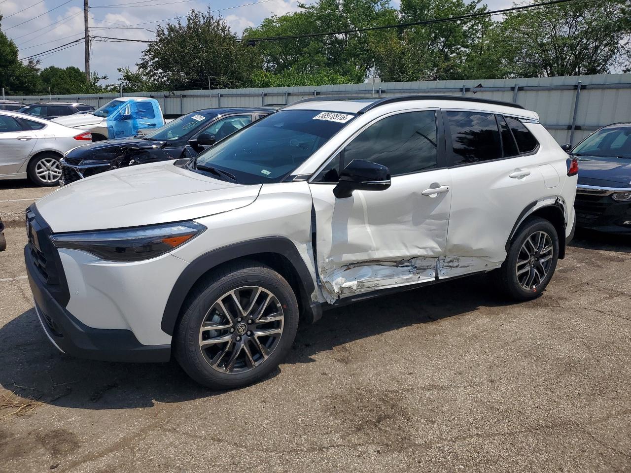 2026 TOYOTA COROLLA CROSS XLE