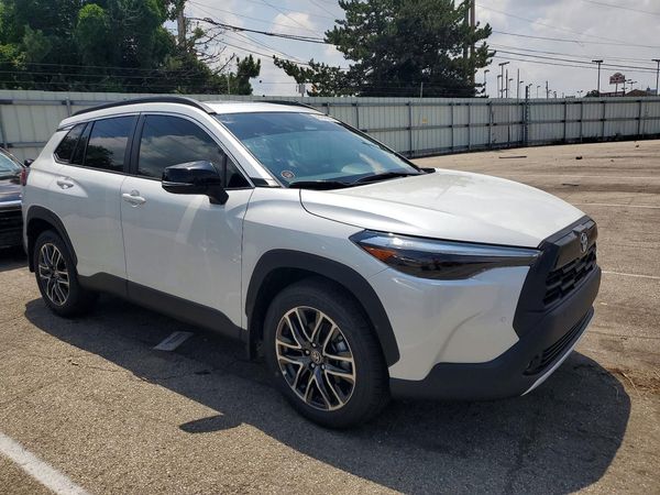 2026 TOYOTA COROLLA CROSS XLE
