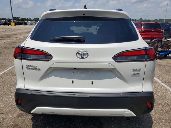 2026 TOYOTA COROLLA CROSS XLE