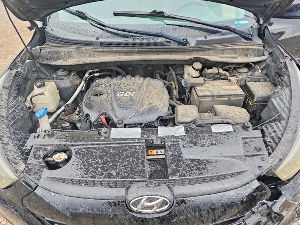 2015 HYUNDAI TUCSON GLS (Middle)