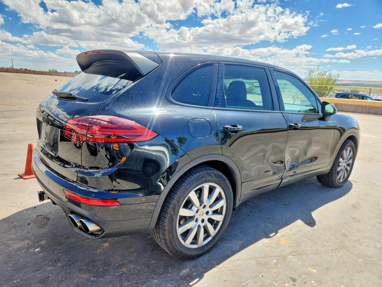 2016 PORSCHE CAYENNE