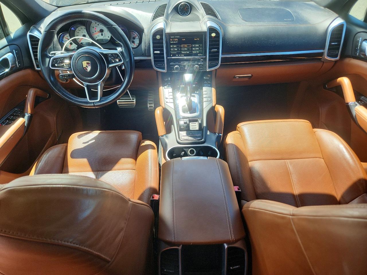 2016 PORSCHE CAYENNE