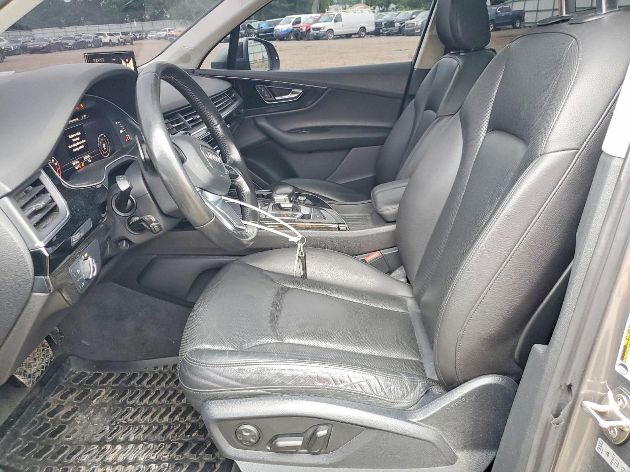 2017 AUDI Q7 quattro Premium Plus