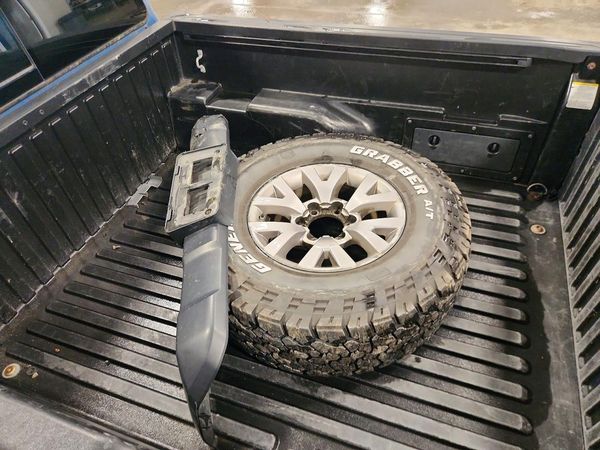 2019 TOYOTA TACOMA SR5
