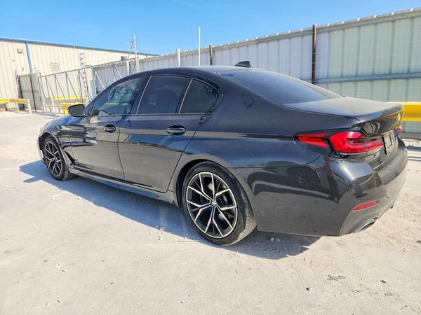 2021 BMW 530
