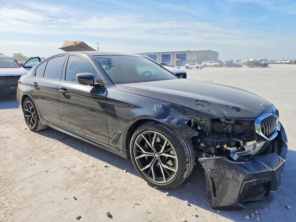 2021 BMW 530