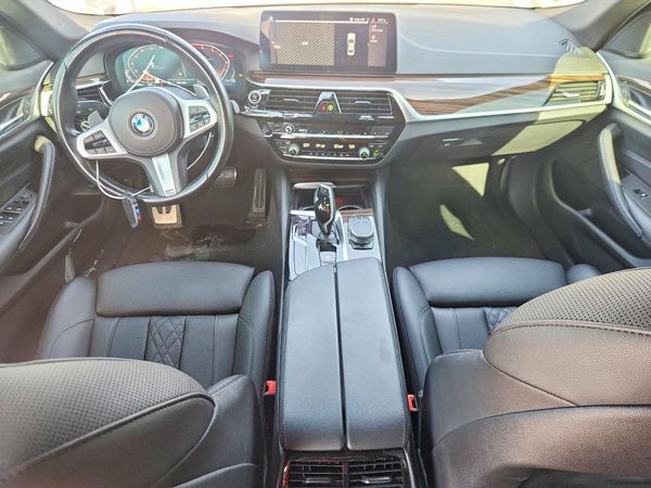 2021 BMW 530