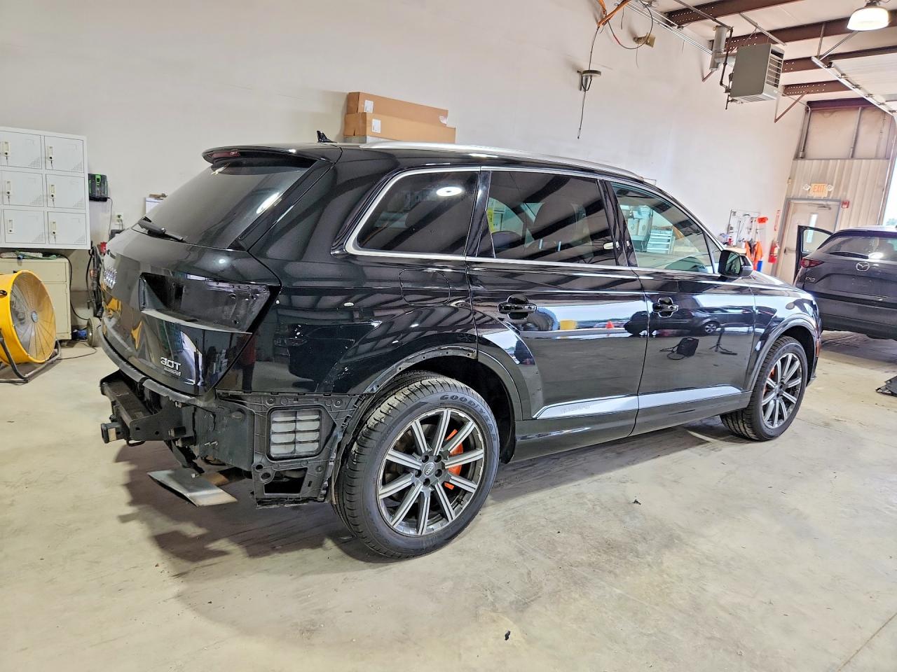 2017 AUDI Q7 quattro Premium Plus