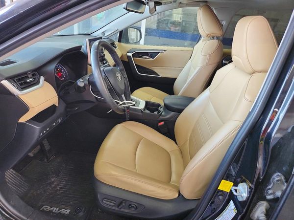 2019 TOYOTA RAV4