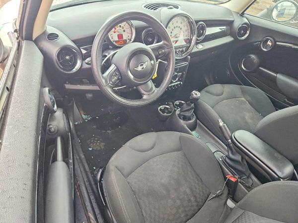 2012 MINI COOPER