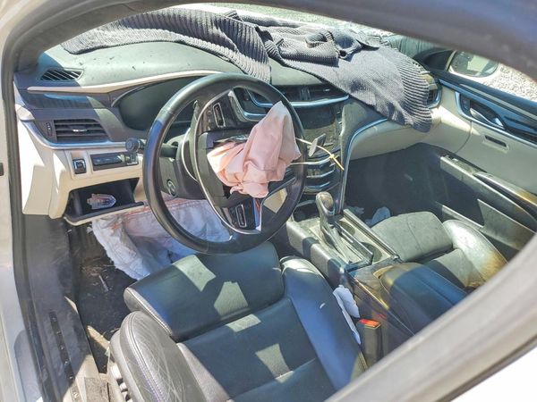 2014 CADILLAC XTS Platinum