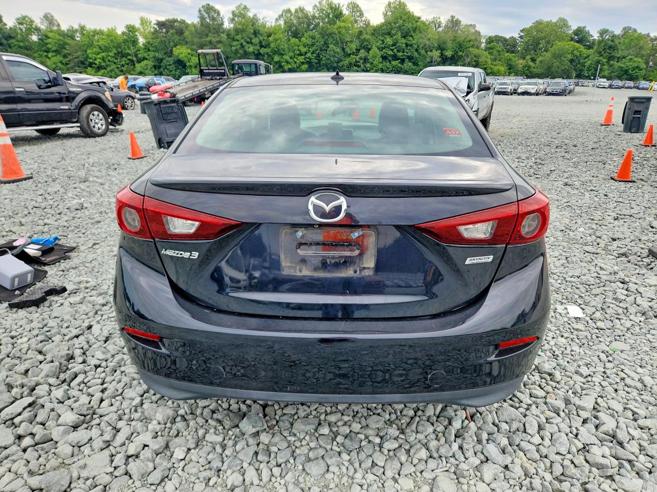 2016 MAZDA 3 SE